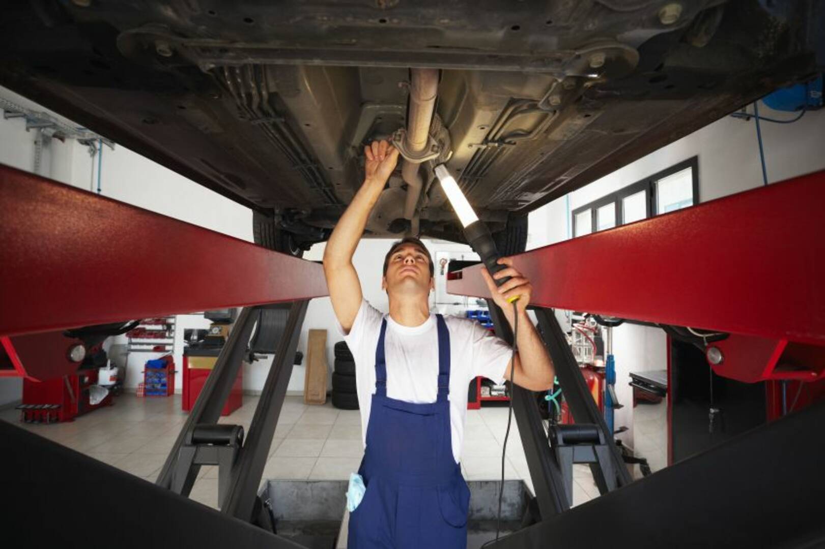 Carl's Auto Care & Towing